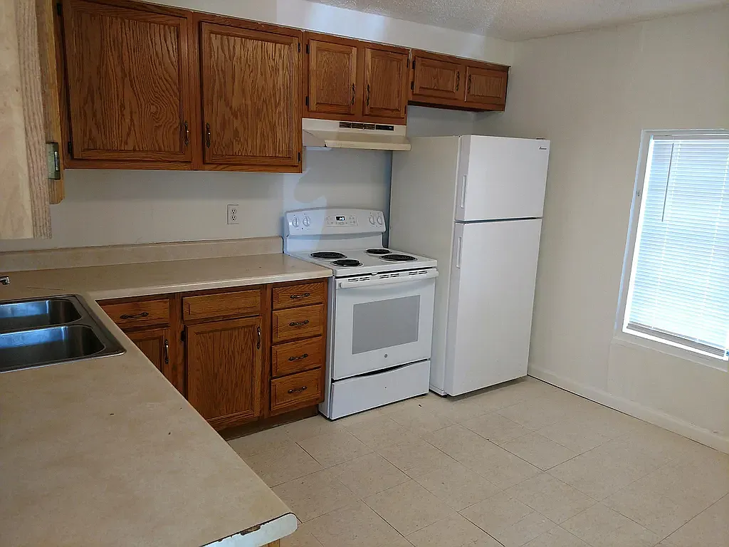 2 bed, 740 sqft, $1,000 — Photo 2