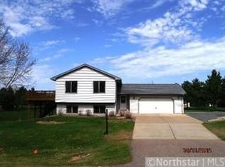 6712 260th St, Wyoming, MN 55092