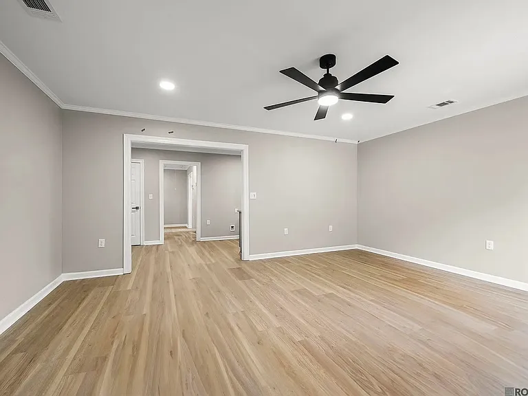 9986 Avenue C — Photo 3