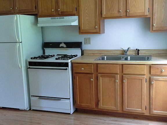 5th image of 1229 Fairwood Ct APT B