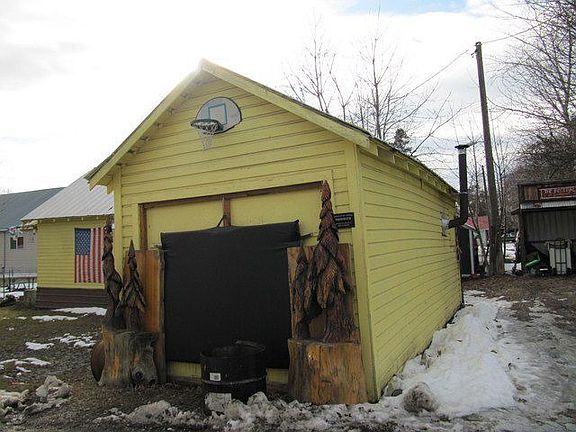 detached garage on back house