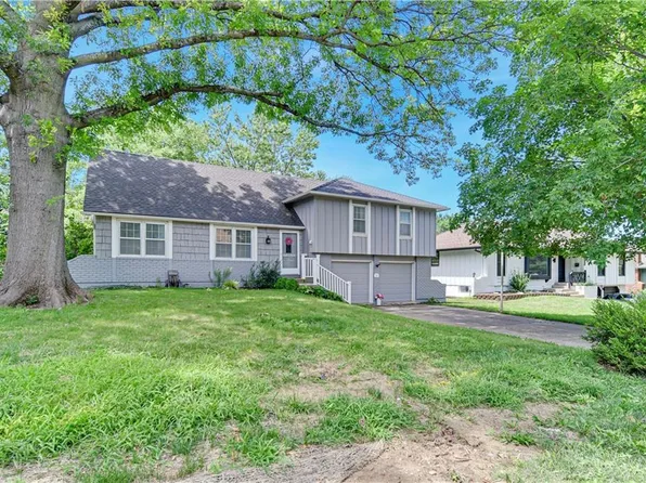 9418 Mullen Rd, Lenexa, KS 66215