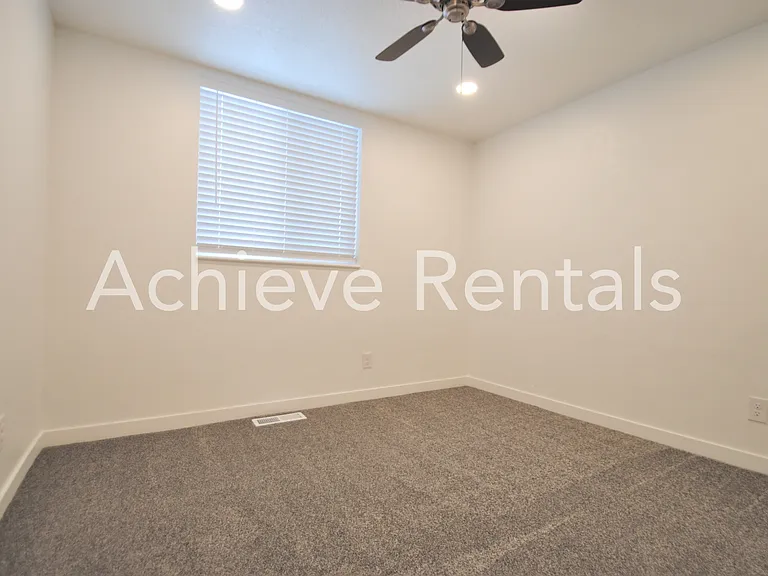 941 N 350 E — Photo 11