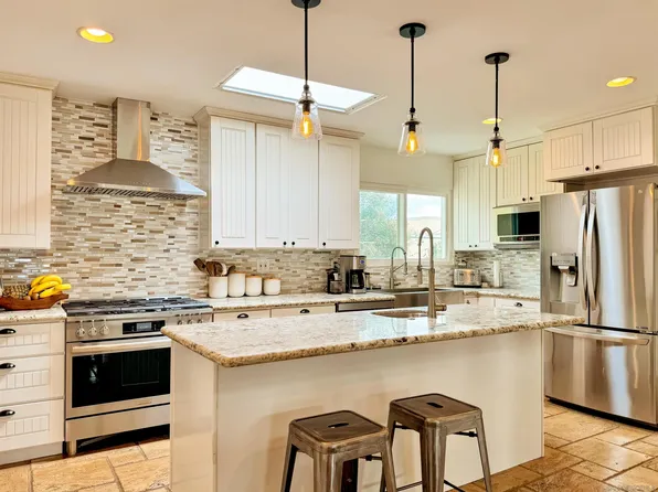 3044 Meadow Grove Dr, San Diego, CA 92110