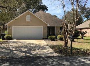 1509 Porpoise St, Ocean Springs, MS 39564