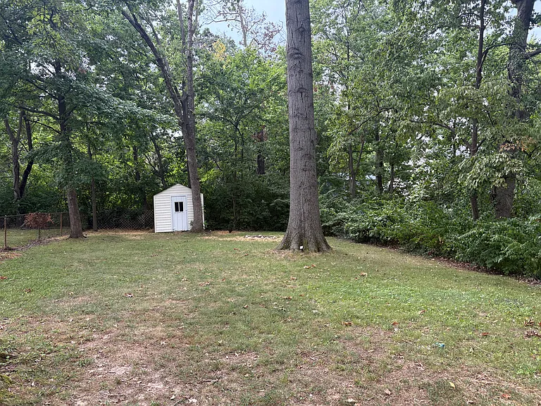 613 Evans Ave — Photo 3