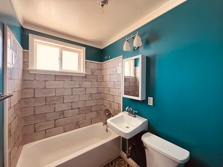213 N 3rd St #13 — Photo 6