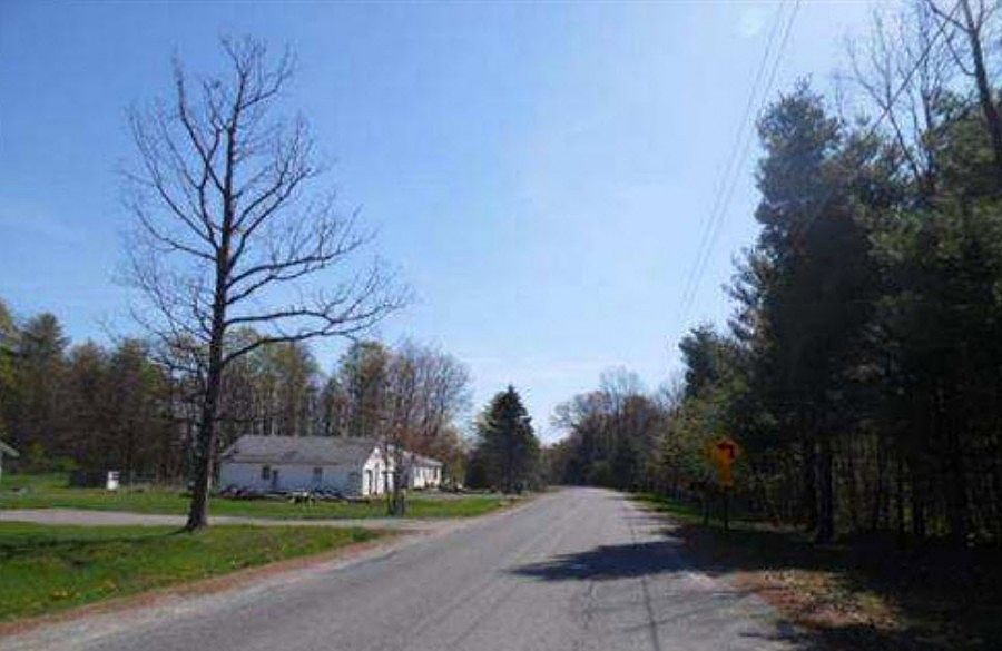2nd image of 72 Pettis Rd