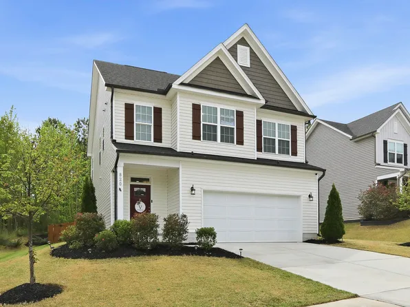 820 Logan Meadow Ct, Fuquay Varina, NC 27526