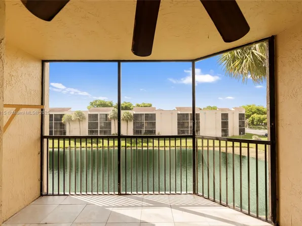 3199 Foxcroft Rd APT 311, Hollywood, FL 33025