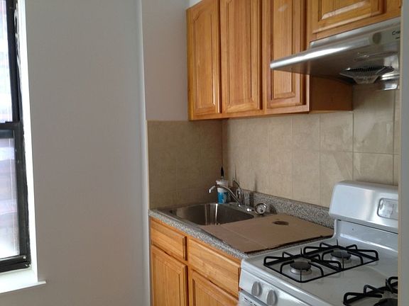 3rd image of 203 E 94th St APT 2C