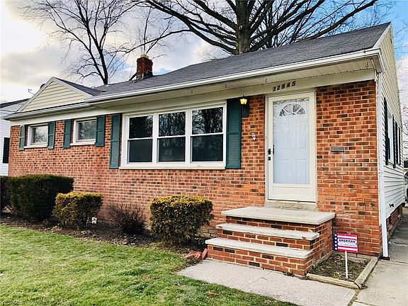 2nd image of 32845 Parkway Dr