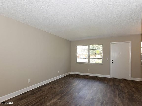 4th image of 30 Lake Vista Trl APT 103
