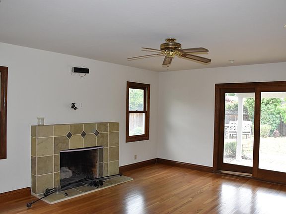 4th image of 3309 Pearltone Dr
