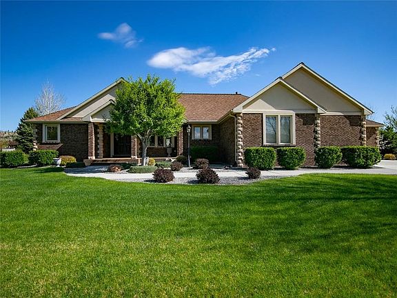 3rd image of 3965 Woodcreek Dr
