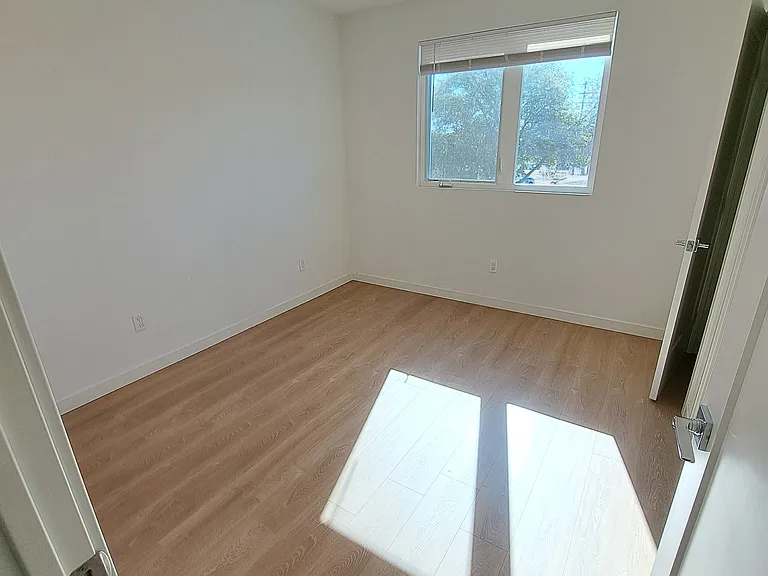 5631 Whitnall Hwy #1/2 — Photo 34