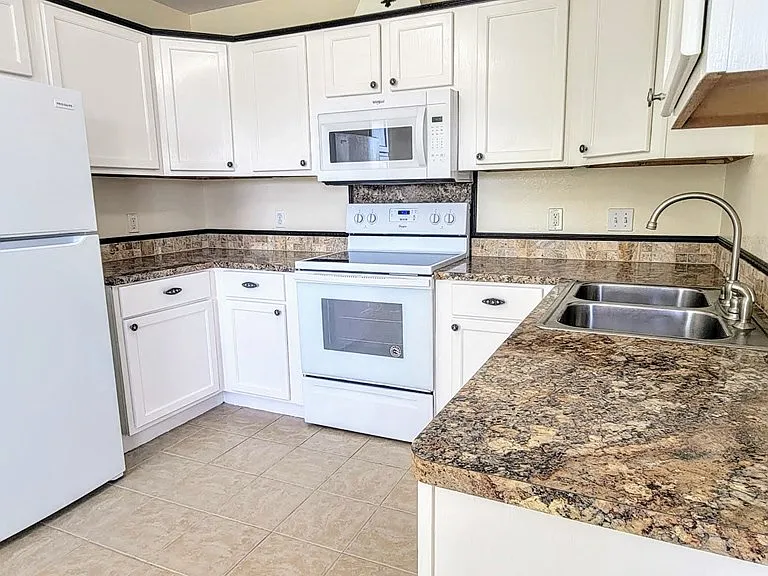 512 S Pearl St #B — Photo 7