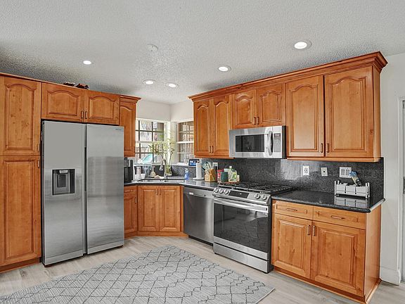 5th image of 13525 NW 5th Court
