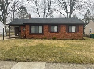 23095 Floral St, Farmington, MI 48336