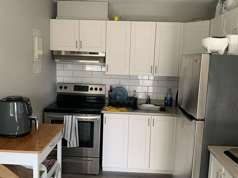 385 Division St #201 — Photo 4