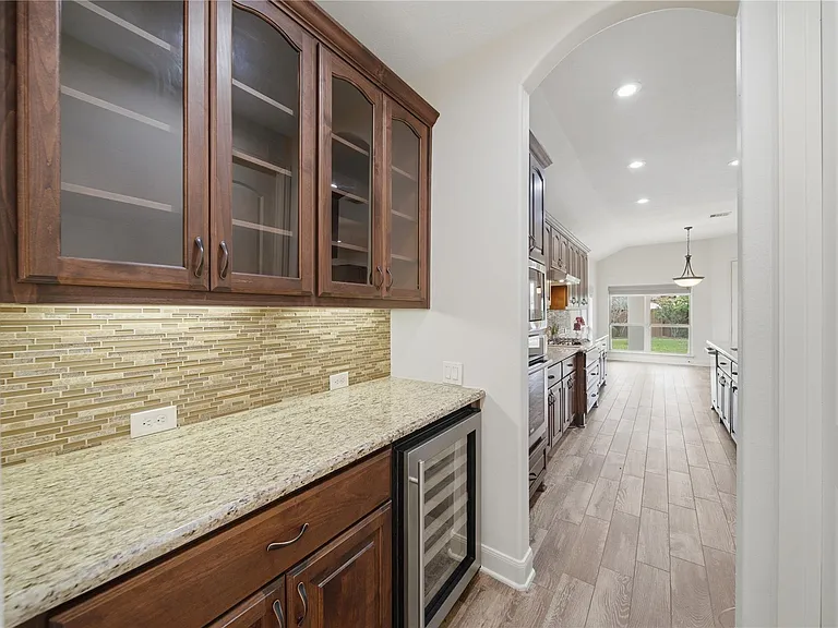 17614 Melmore Dr — Photo 15