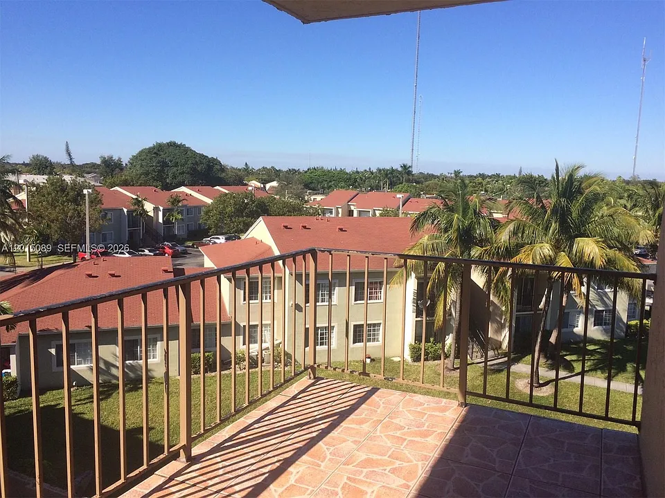 5100 SW 41st St #Penthouse 6