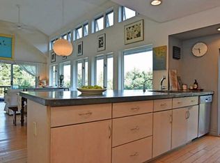 49 Highland Rd, Saunderstown, RI 02874