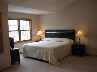 668 S Peace Rd, Sycamore, IL 60178