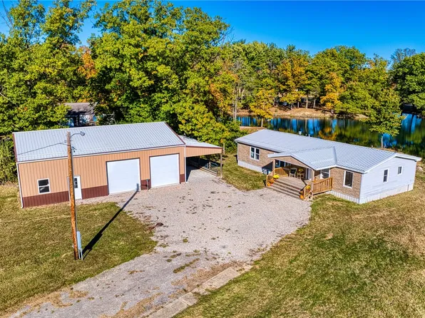 15044 N Lake Dr, Marshall, IL 62441