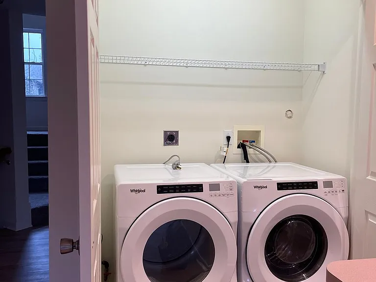 1123 Lindsay Ln — Photo 22