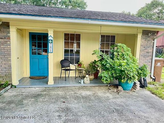 4th image of 751 Canterbury Dr