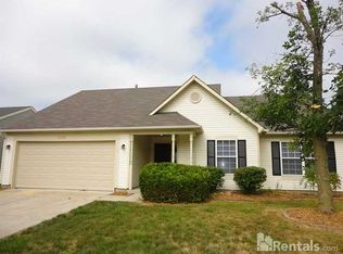 11258 Fountainview Ln, Fishers, IN 46038