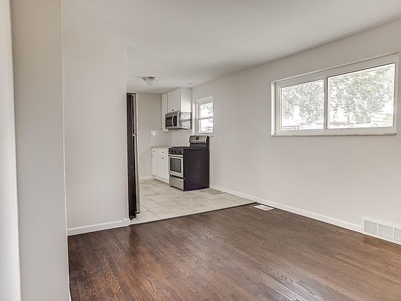 5th image of 3237 Portis Ave #B