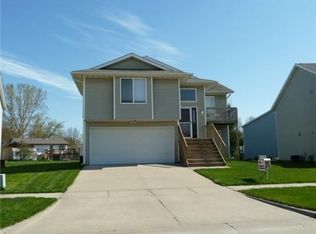 852 Augusta Cir, North Liberty, IA 52317