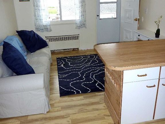 3rd image of 20 Wyoming Ave APT 18