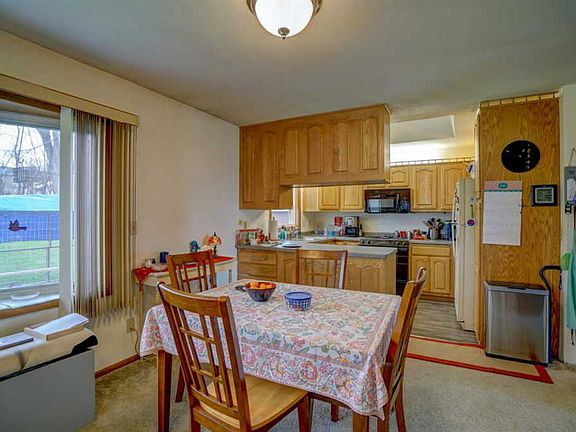 4th image of 1727 Oakview Dr