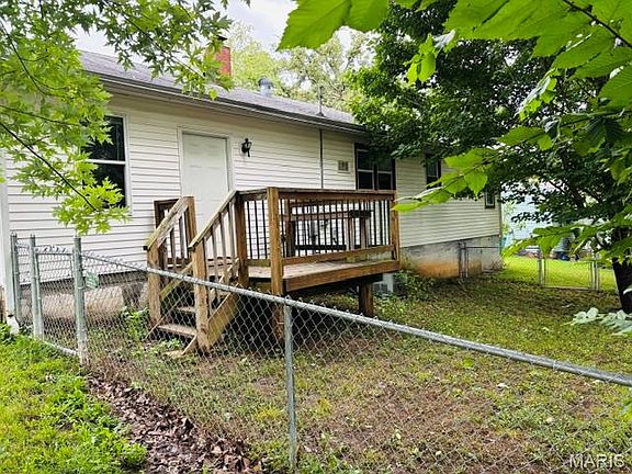 5th image of 436 Hickory St