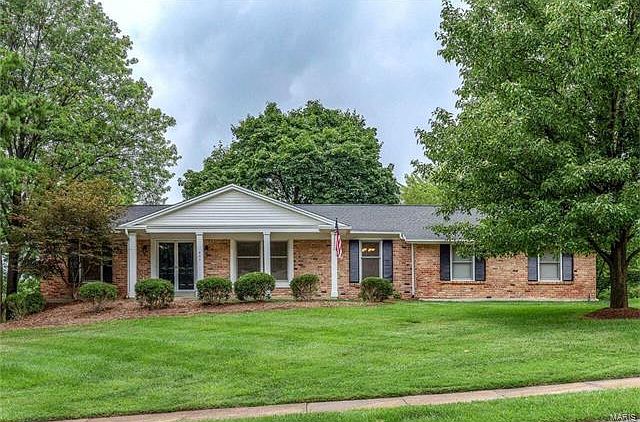 1st image of 407 Royalwood Dr