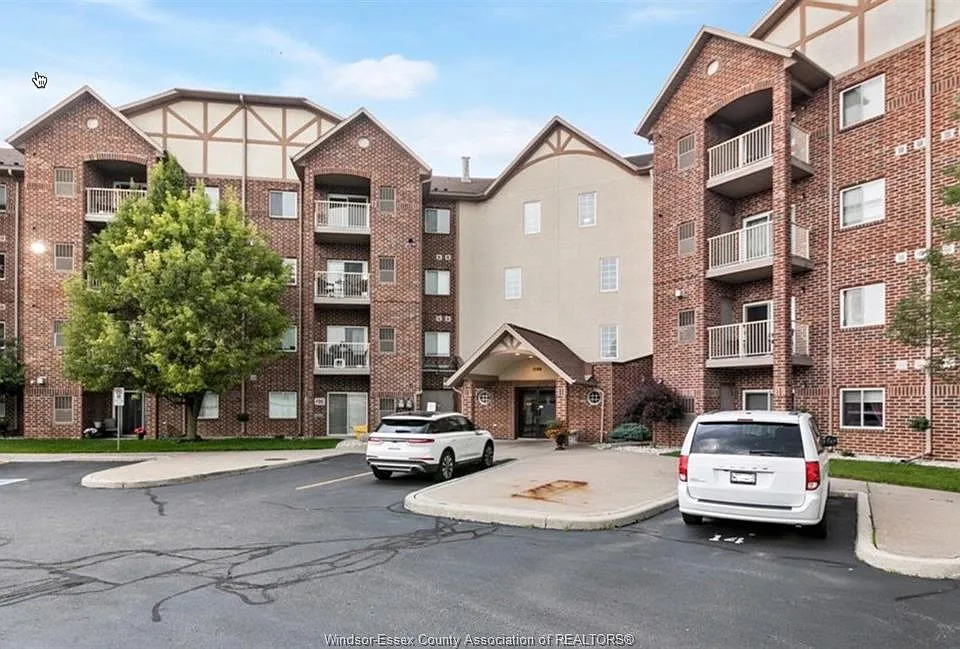 3160 Wildwood Dr #413