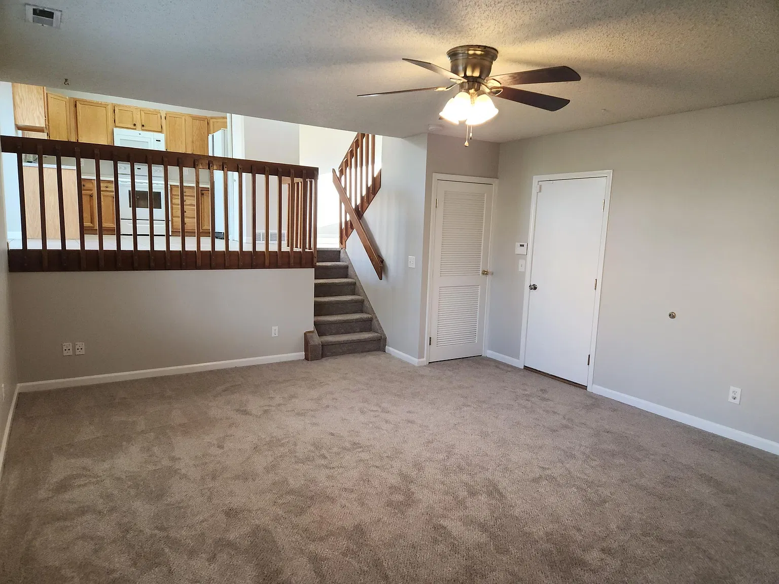 4 bed, 1800 sqft, $2,395 — Photo 4