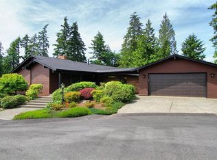 9403 NE 21st Pl, Clyde Hill, WA 98004