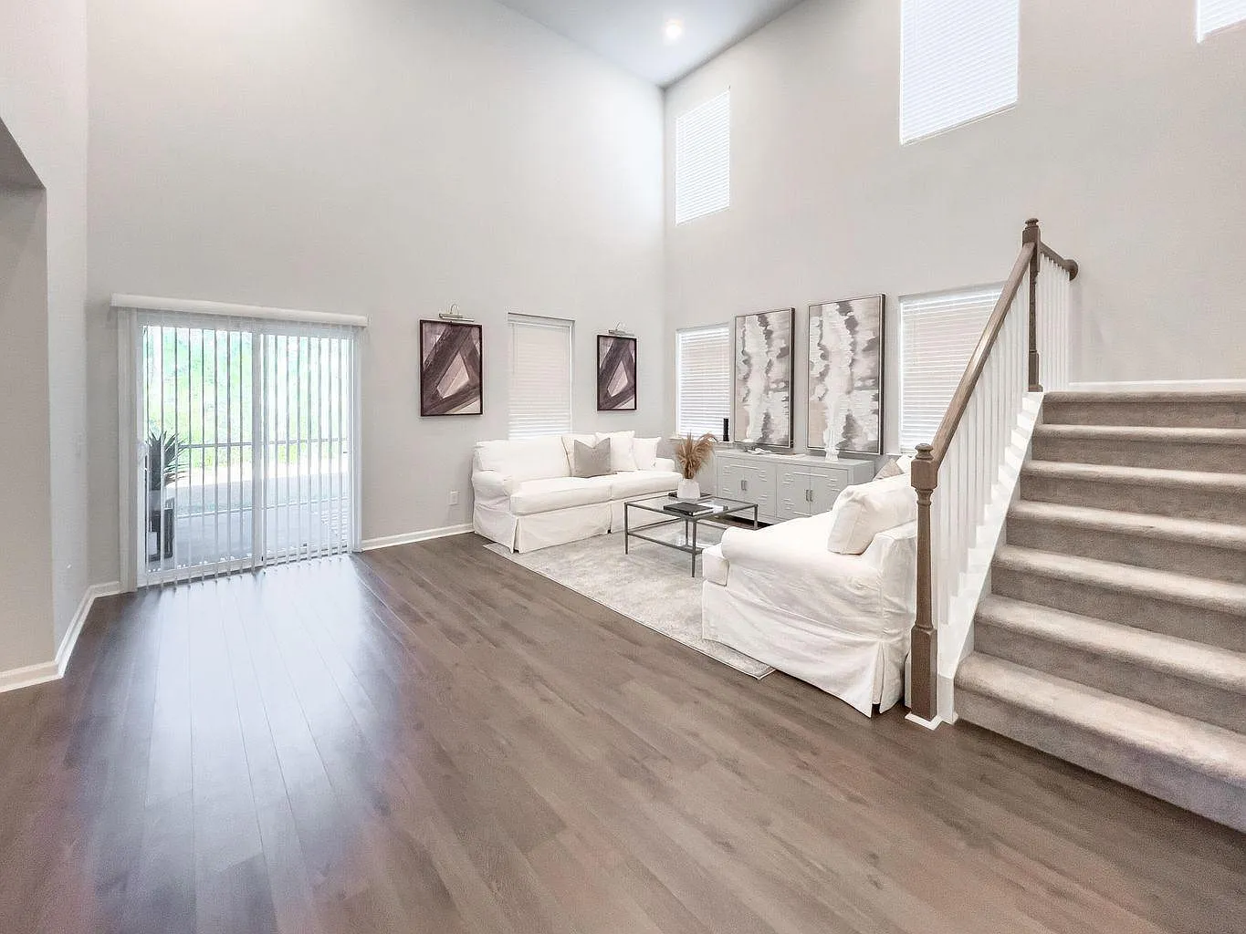 4 bed, 3689 sqft, $3,100 — Photo 2