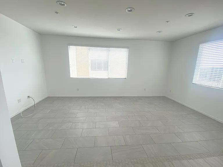 13024 Union Ave #301 — Photo 8