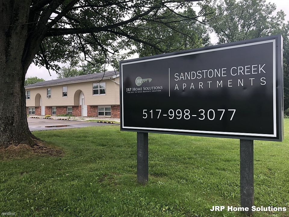 Sandstone Creek Apartments Sign