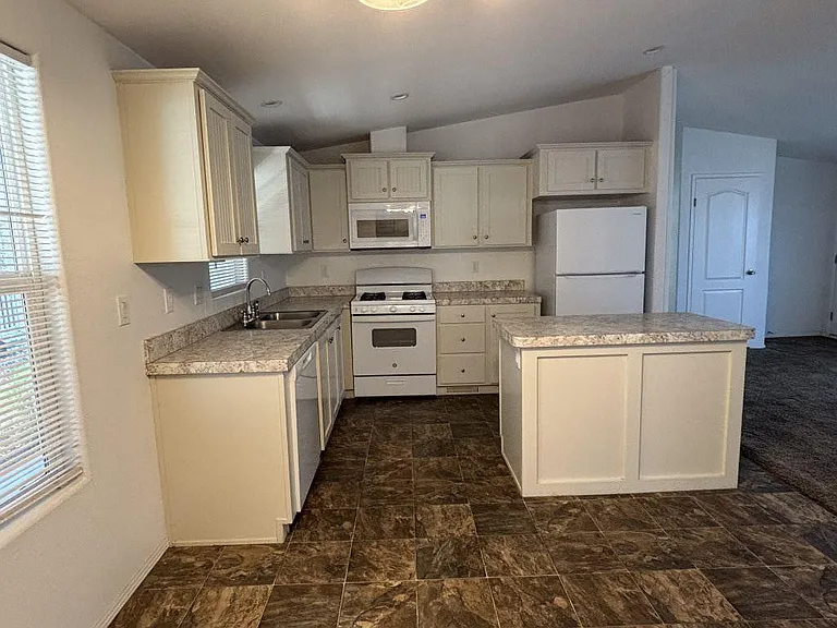 4400 W Florida Ave #76 — Photo 4