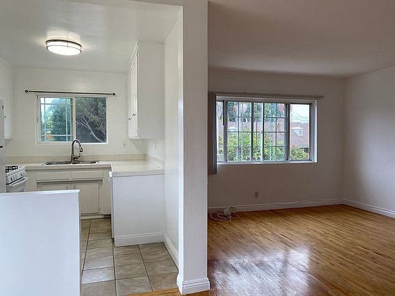 3rd image of 16150-16162 W Sunset Blvd #16174