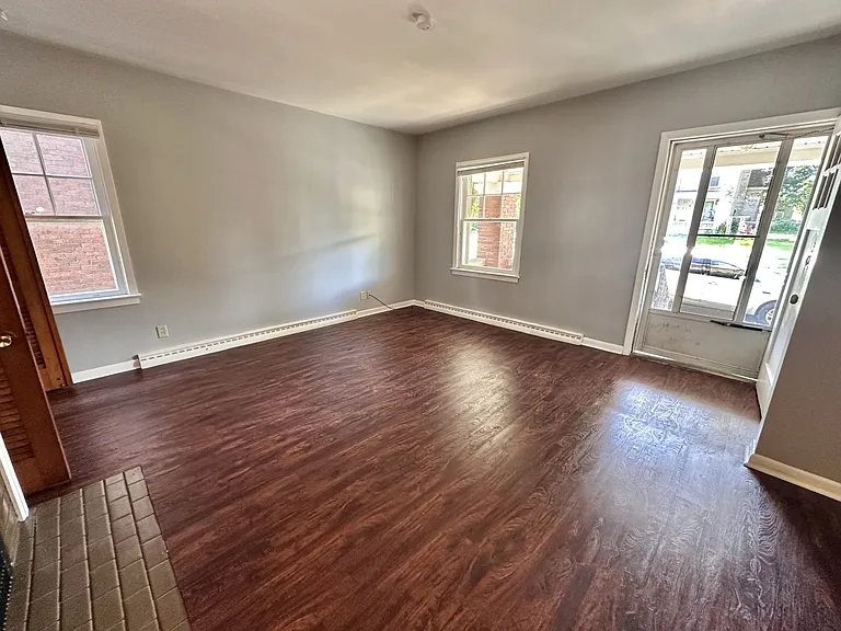 605 Caldwell St — Photo 3