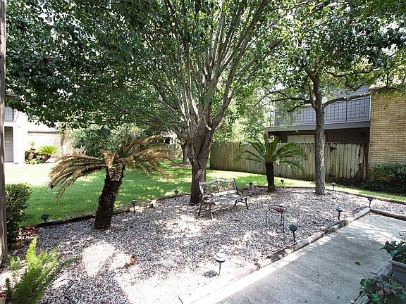 3rd image of 18226 Lakeside Ln