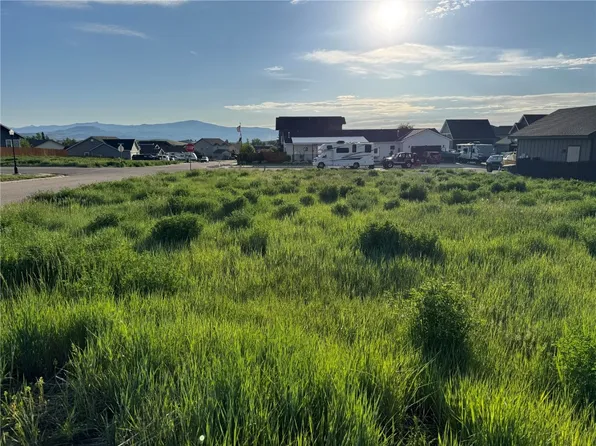 376 Lake View Rd, Hayden, CO 81639