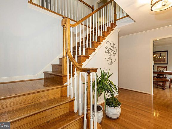 3rd image of 9741 S Park Cir